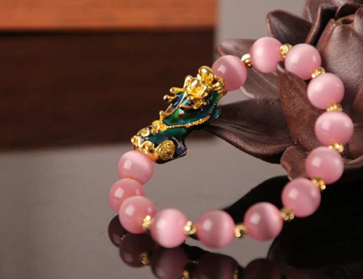 2019 New Cat's Eye Stone Bracelet with 3D Gold-Plated Pixiu