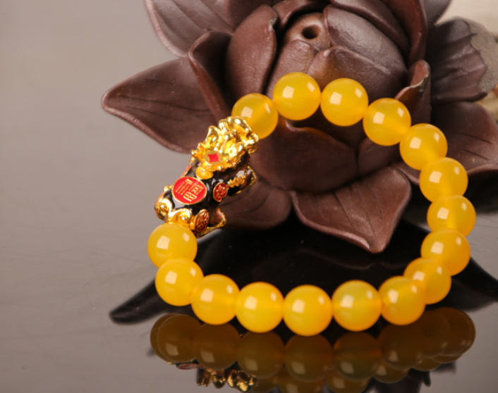 2019 New Cat's Eye Stone Bracelet with 3D Gold-Plated Pixiu