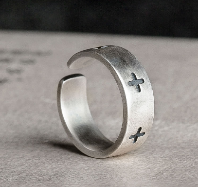 Retro Cross Ring