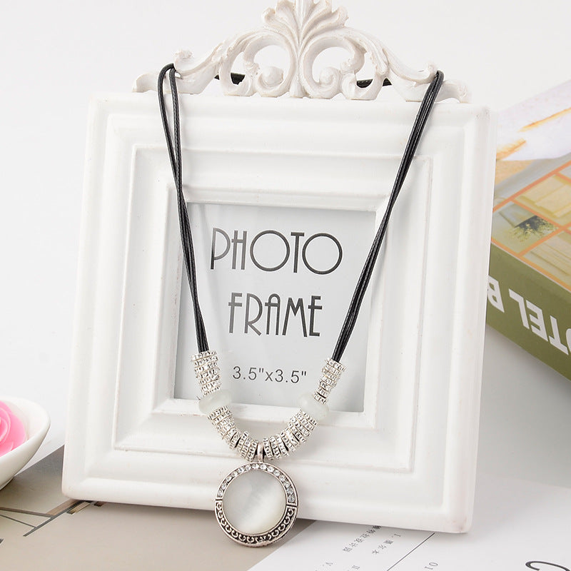 Fashionable Cat's Eye Stone Necklace with Leather Cord