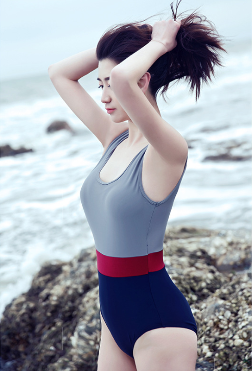 Colorblock Sporty One-Piece Swimsuit