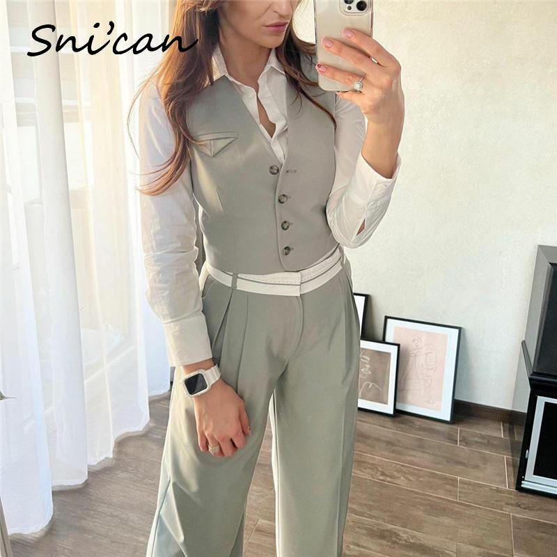 Solid Gray Spring Ladies Sleeveless V Neck Crop Top