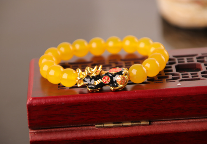 2019 New Cat's Eye Stone Bracelet with 3D Gold-Plated Pixiu