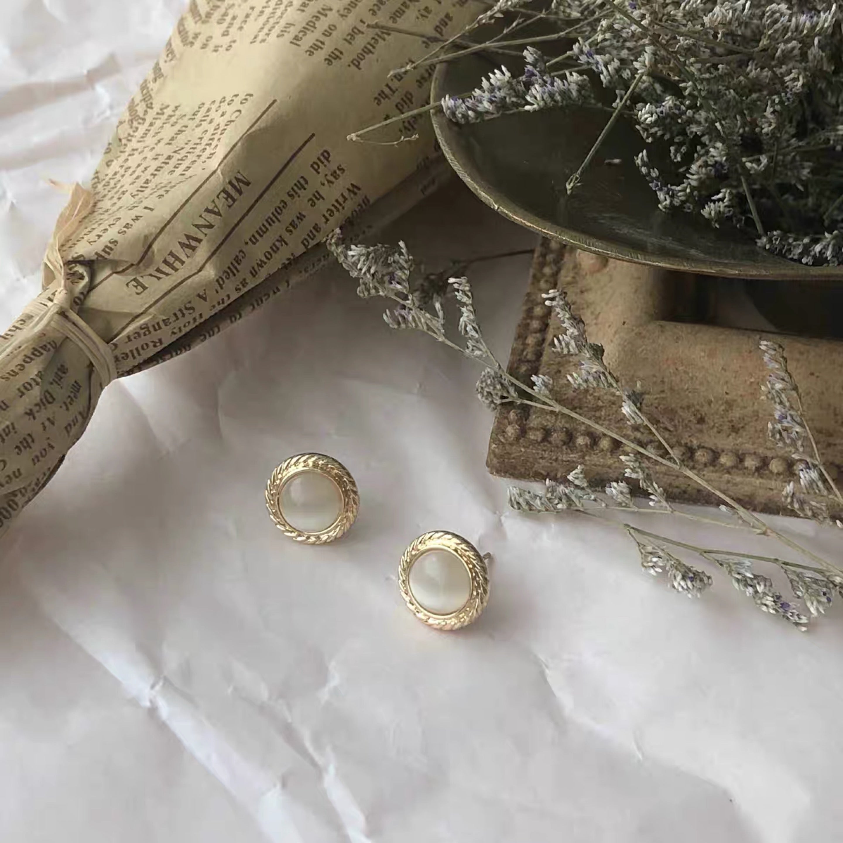 Vintage Cat's Eye Stone Elegant Earrings/Clips