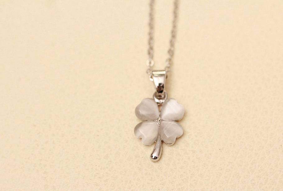 Elegant Cat's Eye Stone Clover Necklace for Women