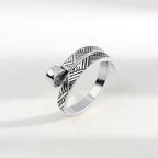 Knit Sweater Cat Ring with Wire Artifact Design