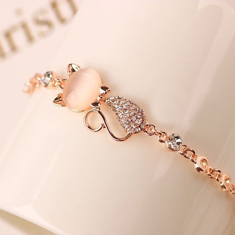 Cat Bracelet with Alloy Fashion Jewelry