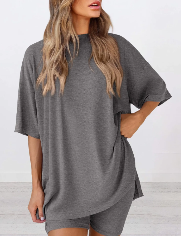 Women's Loose Fit Solid Color Short Sleeve & Shorts Casual Two-piece Set