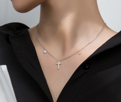 Ailuoqi Silver Necklace with Heart and Cross Design
