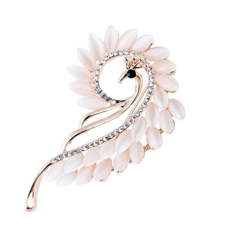 Fashionable Cat Eye Stone Peacock Brooch with Rhinestones