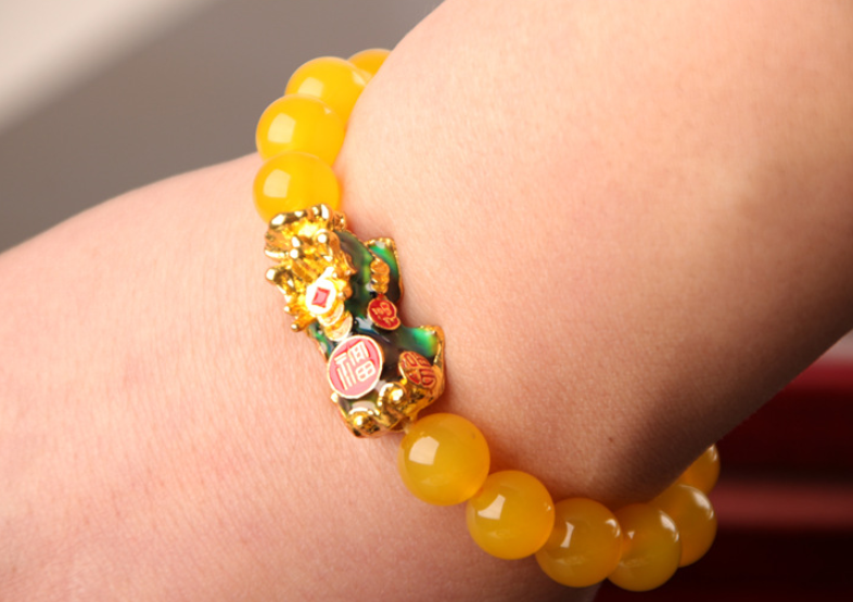 2019 New Cat's Eye Stone Bracelet with 3D Gold-Plated Pixiu