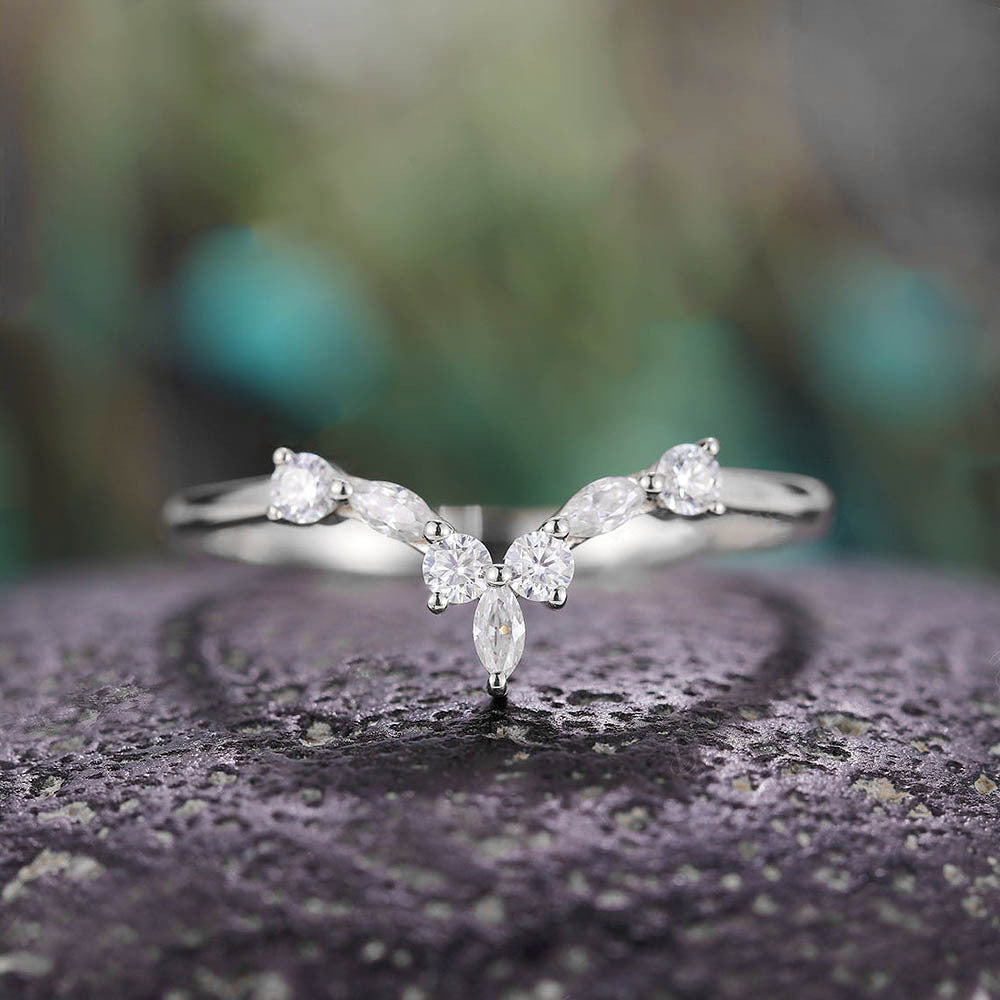 V-Shaped Geometric Ring with Horse Eye Zircon