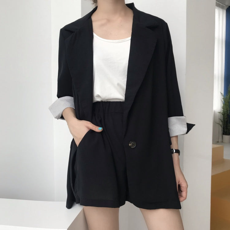 2020 Women's Thin Striped Sleeve Blazer and Shorts Set