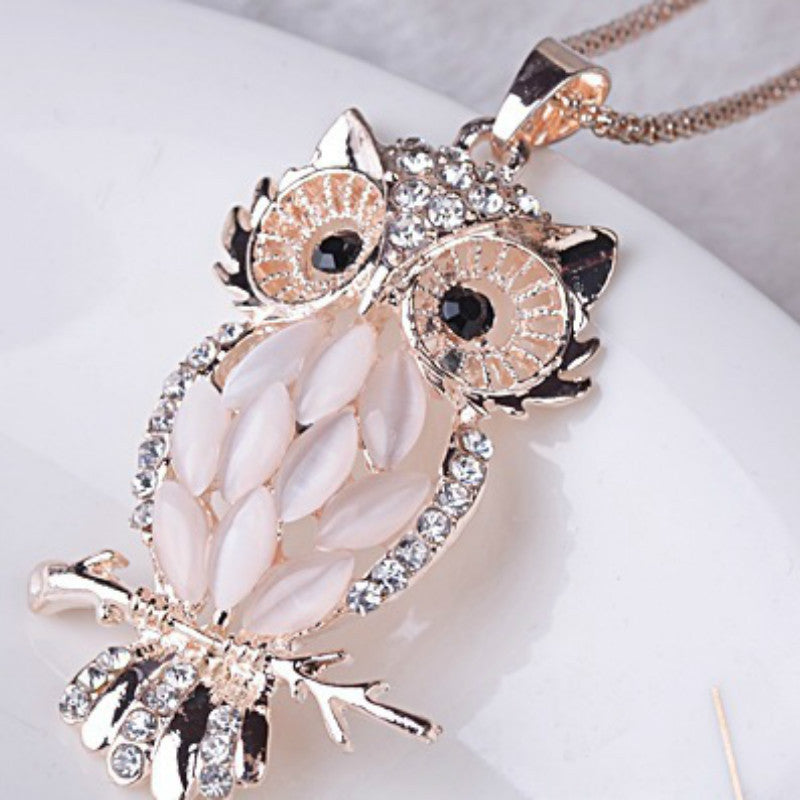 Fashionable Owl Pendant Sweater Necklace with Cat's Eye
