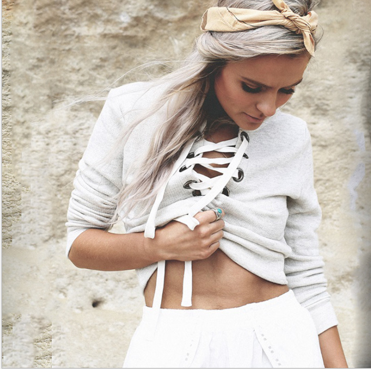 Sexy Crop Top Sweatshirt with Long Sleeves and Round Neck