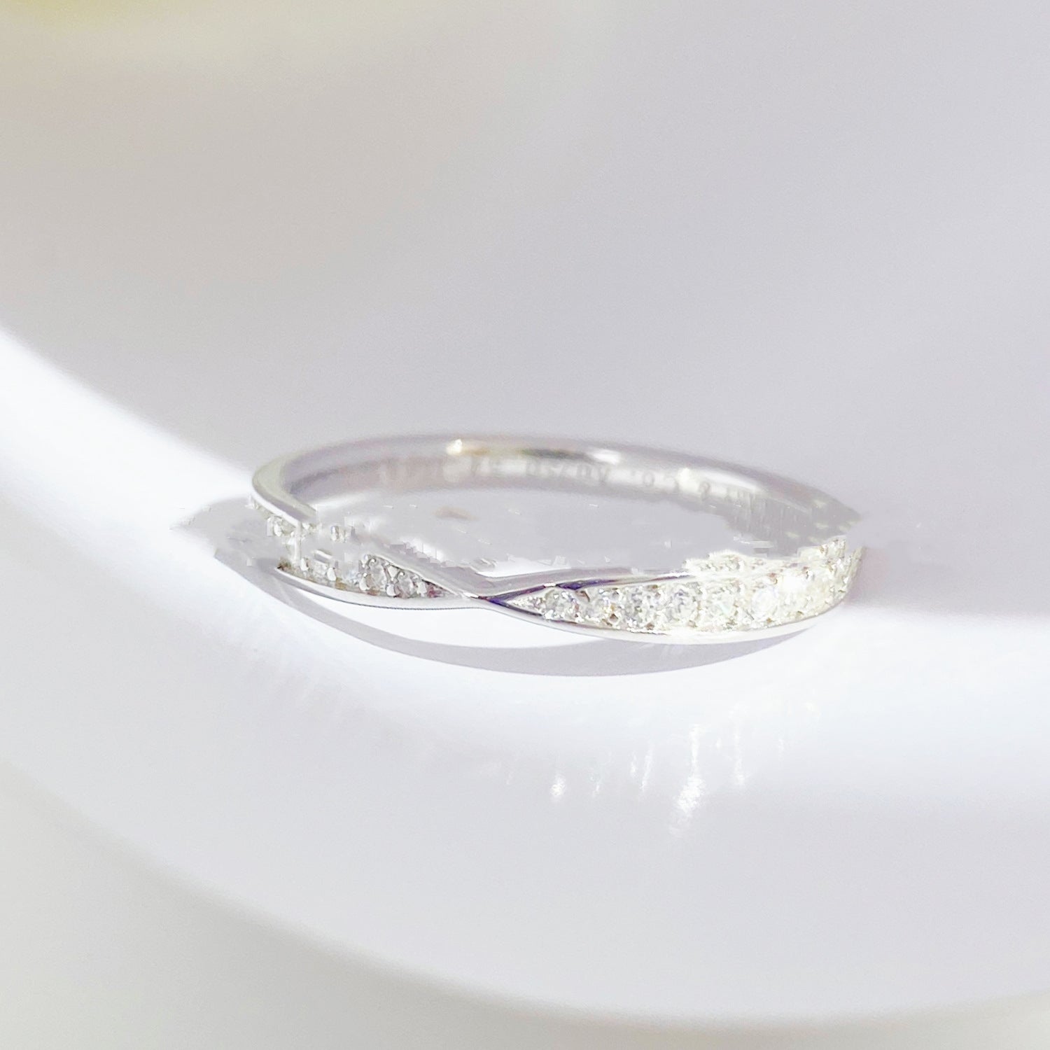Women's Cross Ring