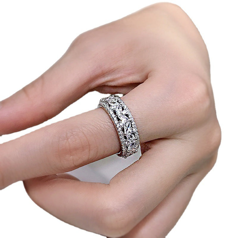Horse Eyed Women's Full Wide Ring - Simple Style