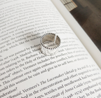 Chic 925 Silver Cat Ring with Vintage Style Lines