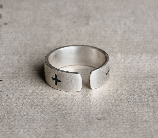 Retro Cross Ring