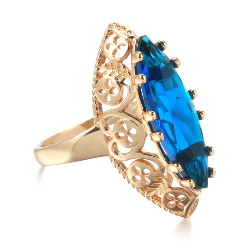 Classic Zircon Women's Ring with Horse Eye Design