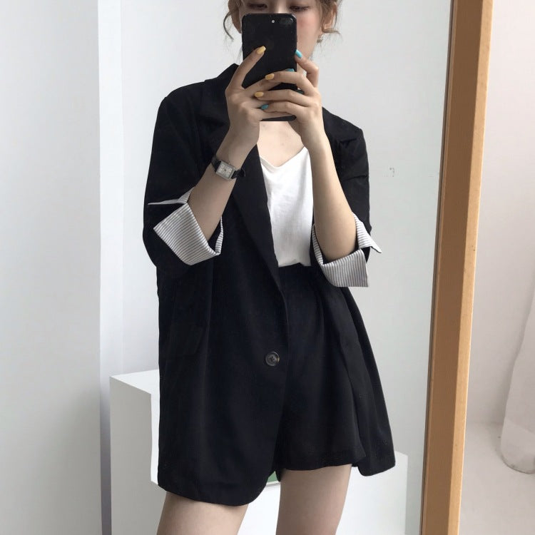 2020 Women's Thin Striped Sleeve Blazer and Shorts Set
