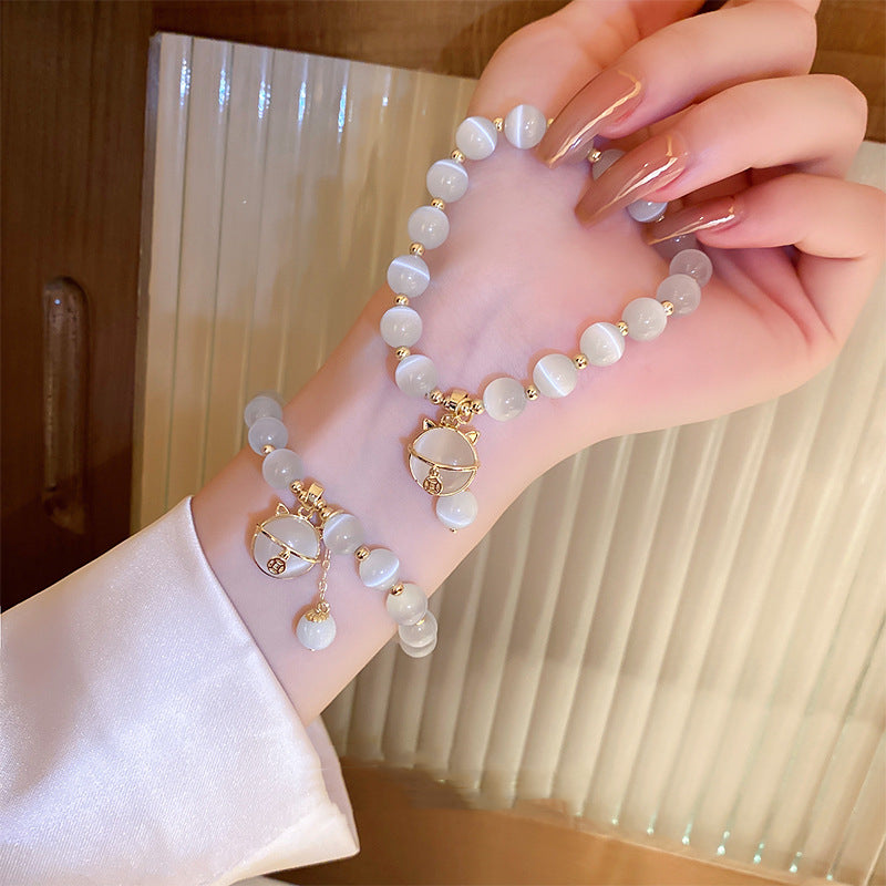 Women's Fashion Beaded Bracelet with Fortune Cat Design